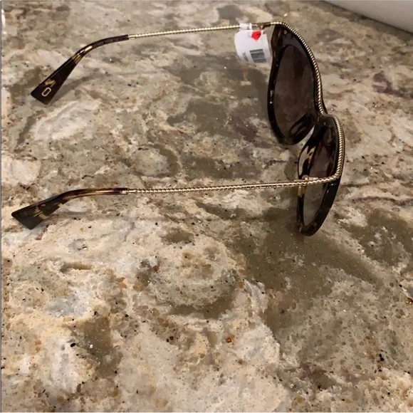 Marc Jacobs Oversized Tortoiseshell Sunglasses | Brown Gradient | NWT - Picture 4 of 4